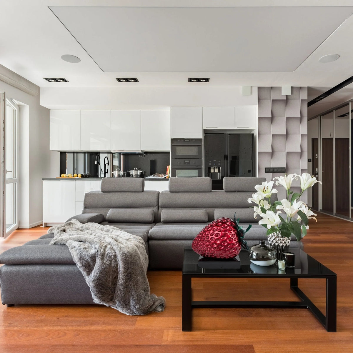 RIPE STRAWBERRY SCULPTURE // MEDIUM RED