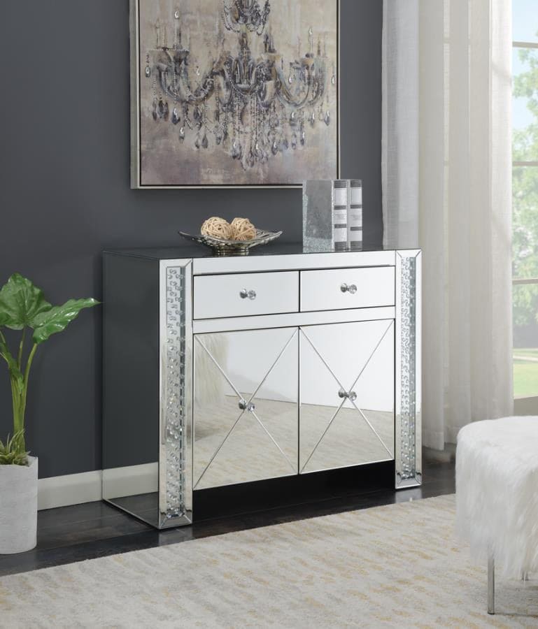 Accent cabinet