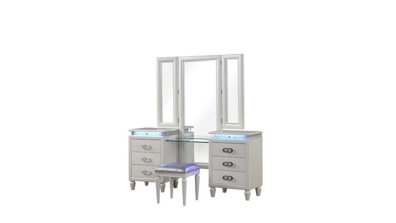 BEDROOM SET WHIT VANITY