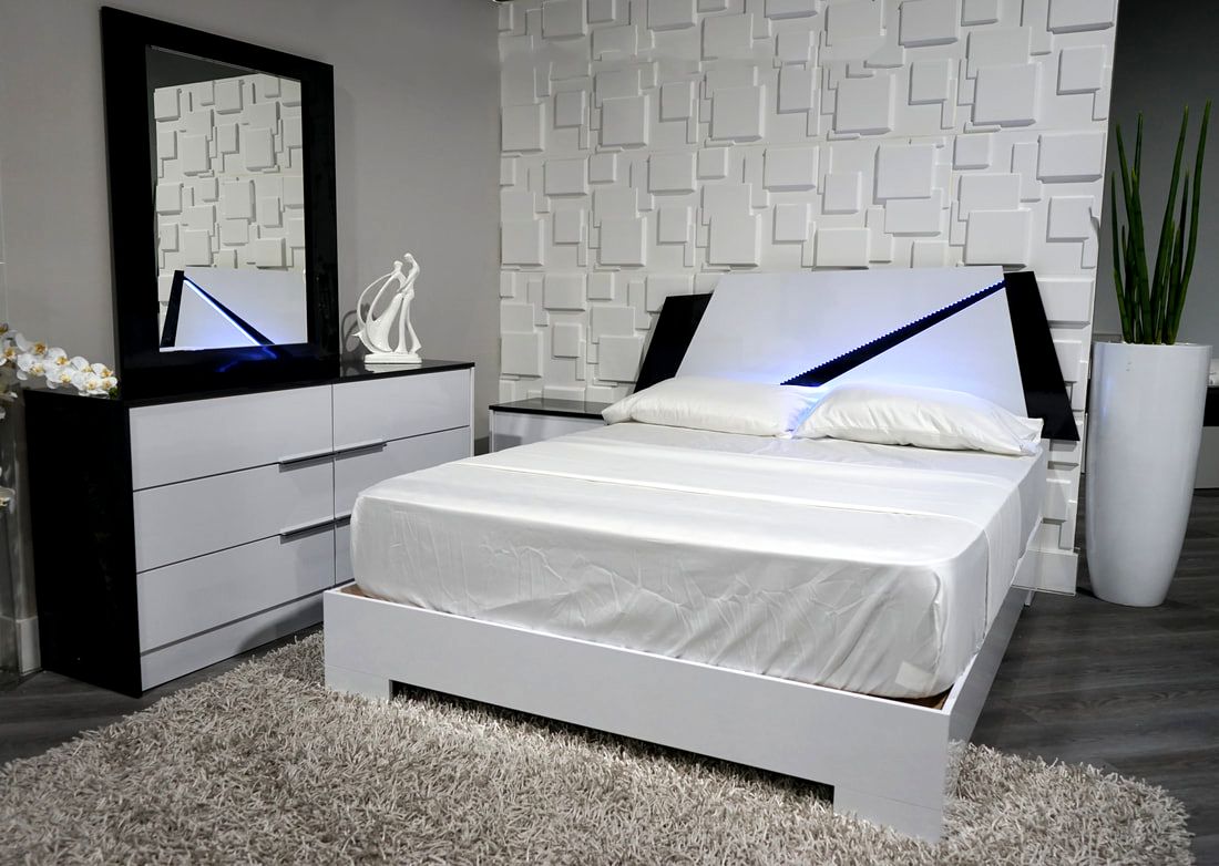 BEDROOM SET